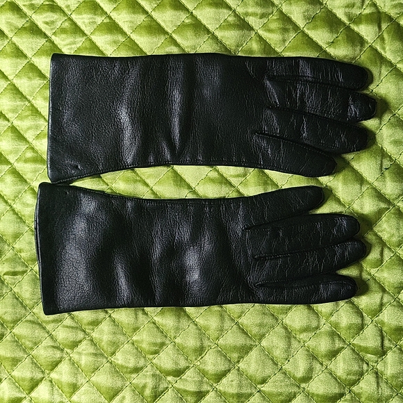 Brand New Italian Leather gloves. Vintage and never worn! - Picture 2 of 3